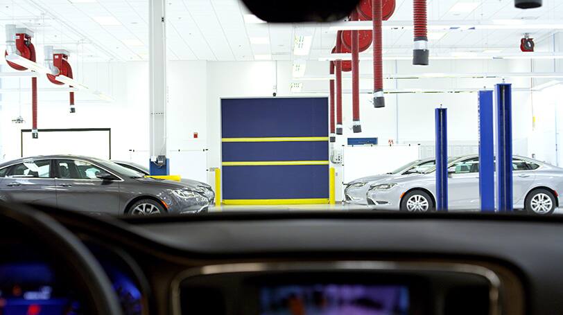 2015 Chrysler 200 State of the Art Manufacturing facility quality checks